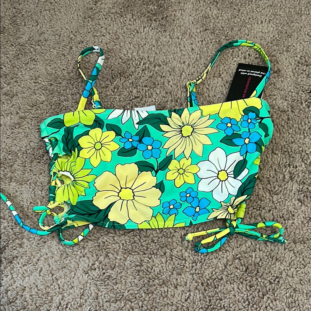 NWT Floral bikini top with Adjustable Straps